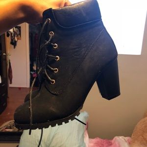 heel boots NWOT